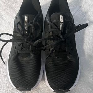 Women's NIKE Revolution Sz 8 1/2